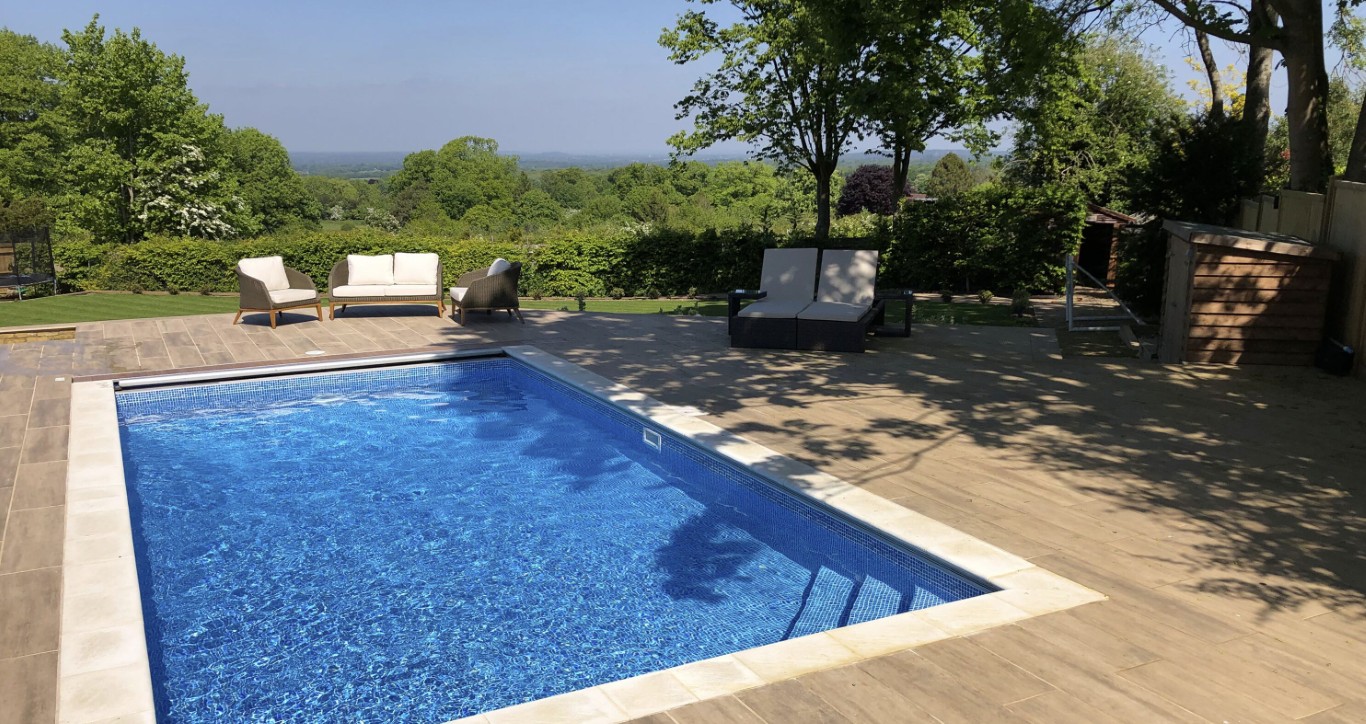 Crystal clear pool water guaranteed in Compton, CA